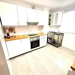 Apartment Acogedor Con Wi-fi Y Vistas
